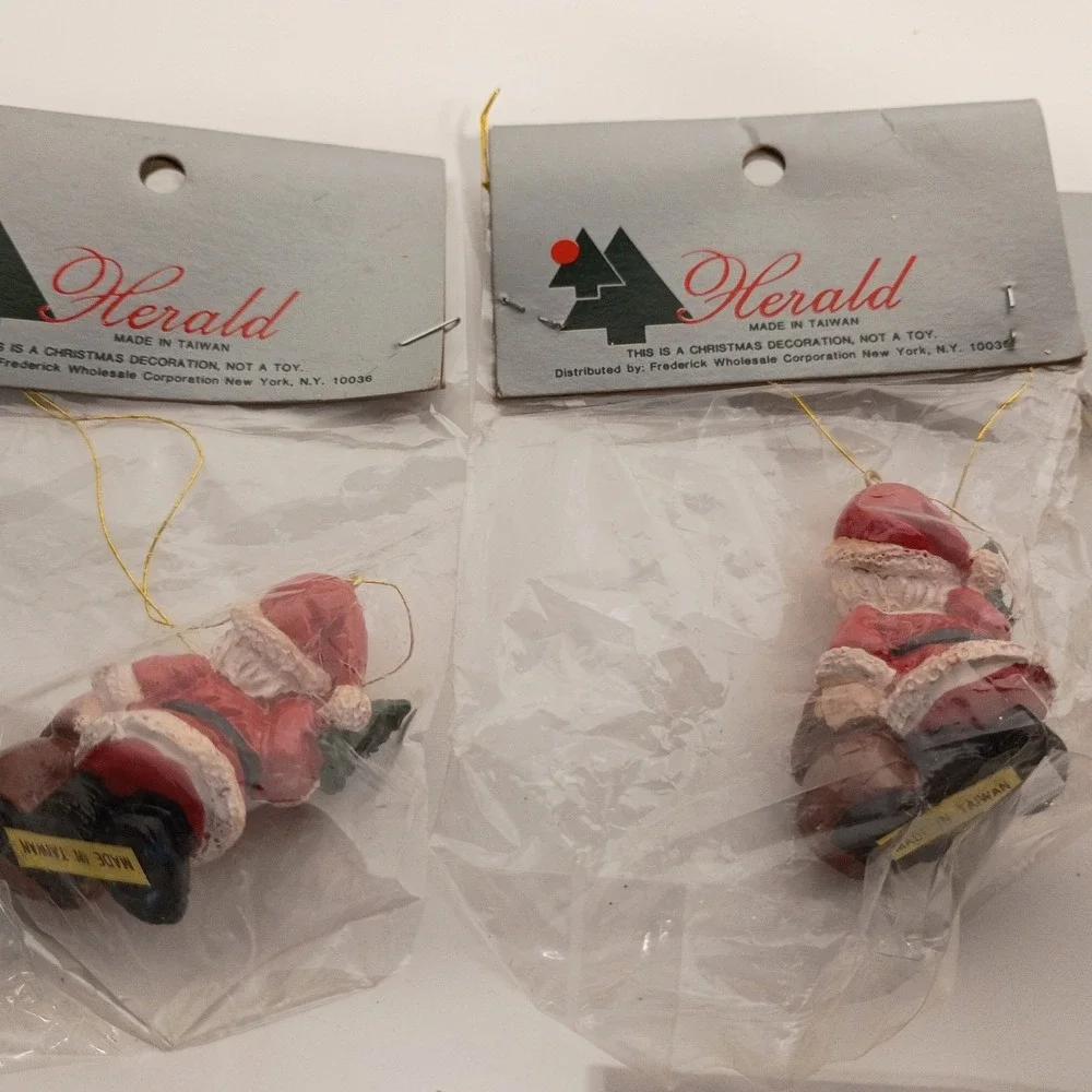 New Old Stock Vintage MiniSanta Claus Ornaments, Lot 10 Mini Christmas Herald